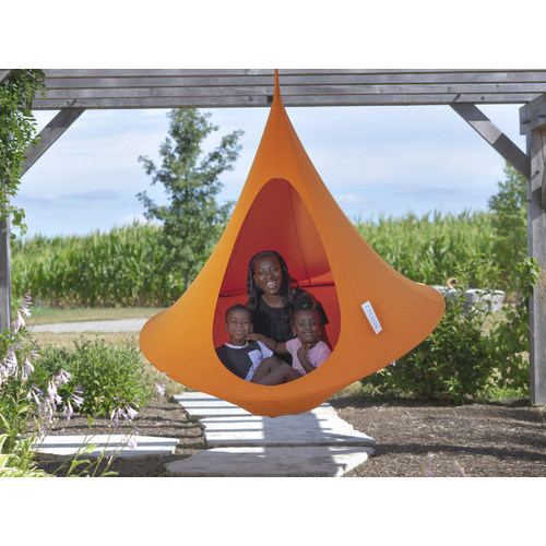 Cacoon shop hanging chair